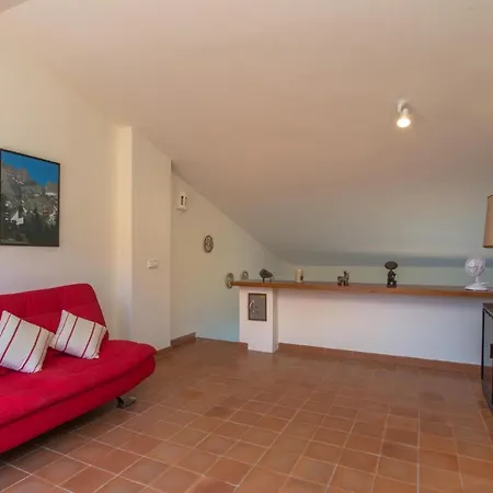 B-44 6pax Apartment Begur